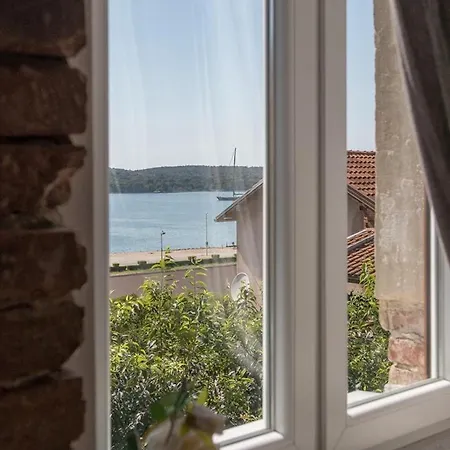 Πανσιόν Luxury In The Centre**** Πούλα